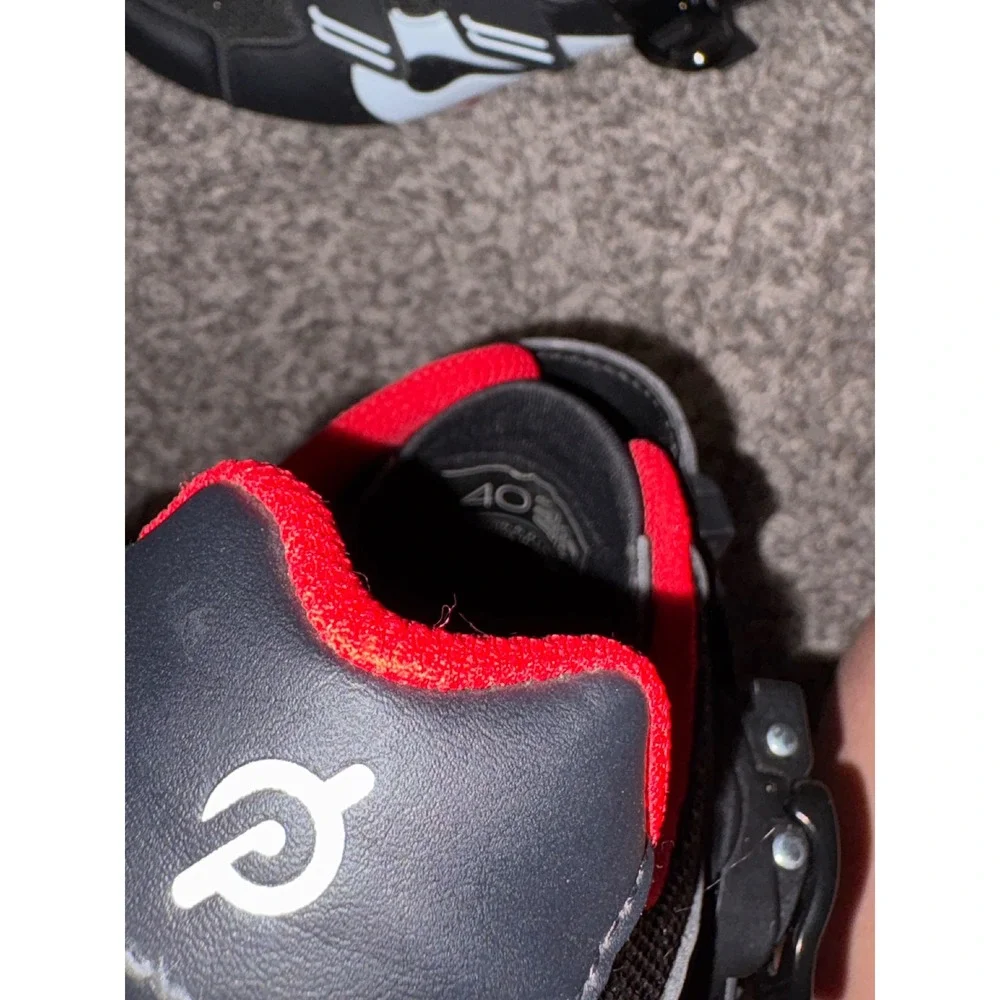 Peloton Cycling Shoes Black Red Size 40 Look Delta Cleats Indoor Spin Shoe